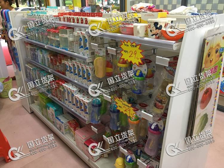 孕嬰用品中島貨架