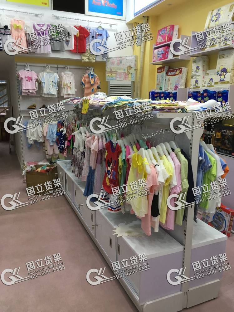 母嬰店中島童裝貨架
