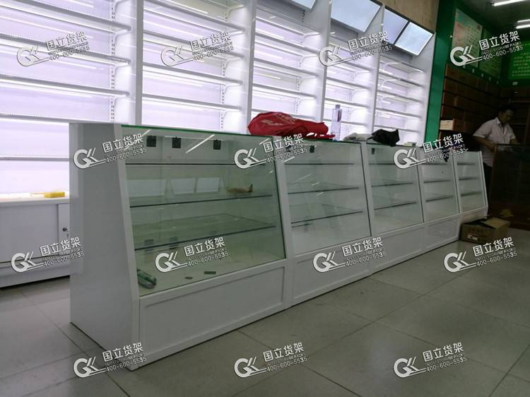 藥店前處方玻璃柜