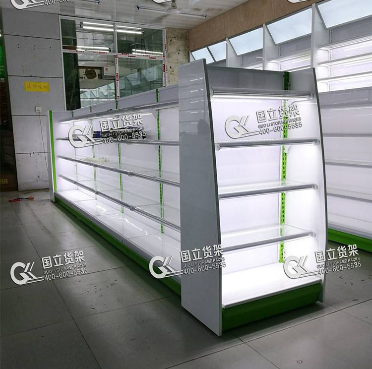 母嬰店貨架