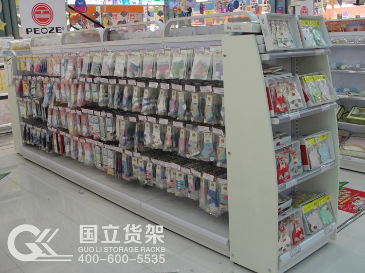 母嬰店貨架