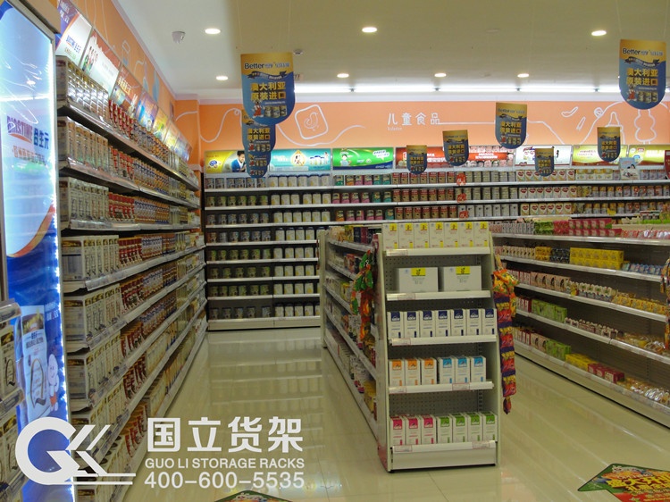 母嬰店貨架